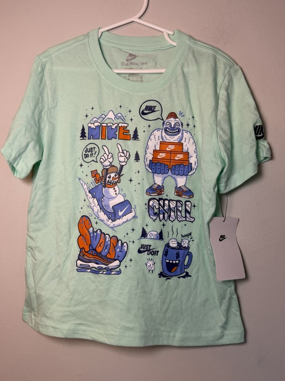 Nike Mint Foam Short Sleeve Winter Themed Tee Sz 6-7 Years NWT